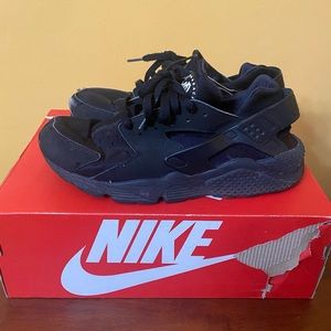Size 10 - Nike Air Huarache Triple Black